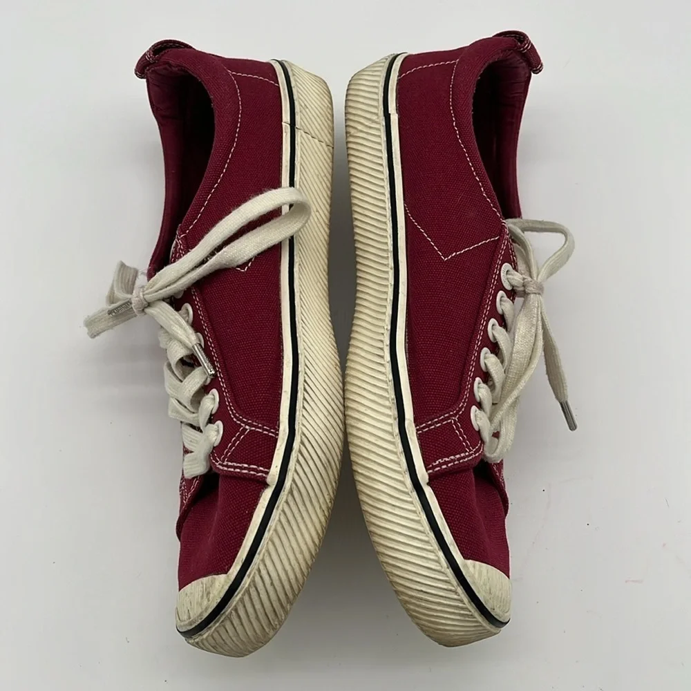 Cariuma OCA Low Red Canvas Lace Up Sneakers Women's Size 8.5 BLEMISH